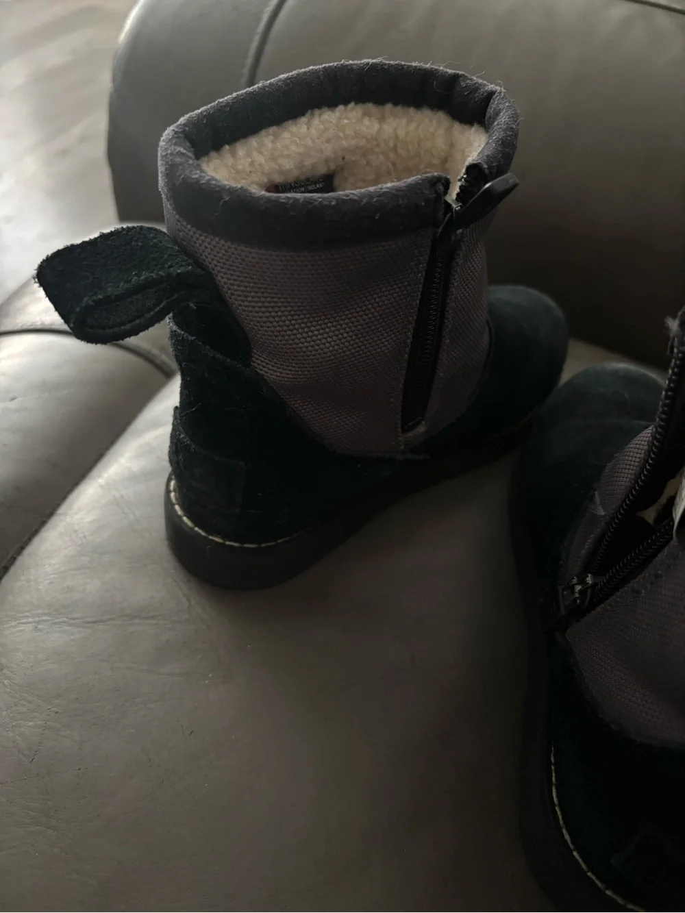 UGG Kids’ Classic Black Suede Boots – Big Kids Size 1